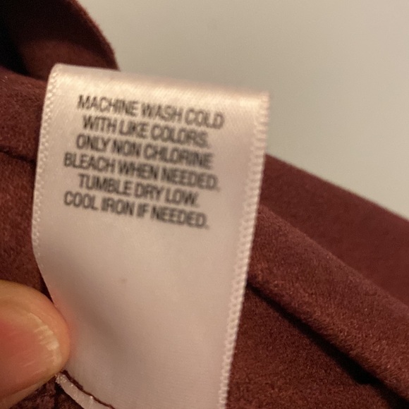 Dressbarn Womans Burgundy Short Jacket Faux Suede Super Soft Zip Pockets Large - Picture 9 of 9